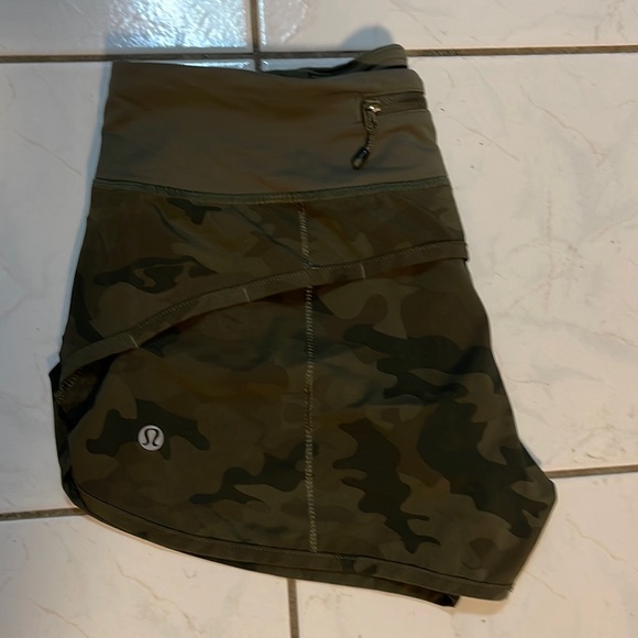 Lululemon Speed Shorts *CAMO PRINT - Picture 1 of 6
